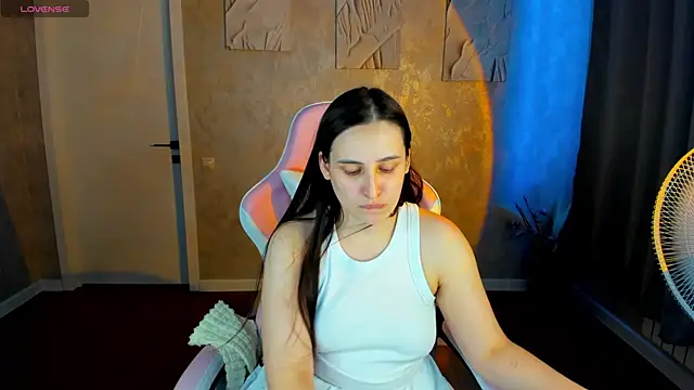 Watch Elizabet_Colllins live on EroticFlix - High definition streams