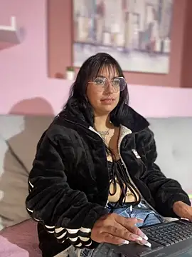 GabyLopez_Pink webcam