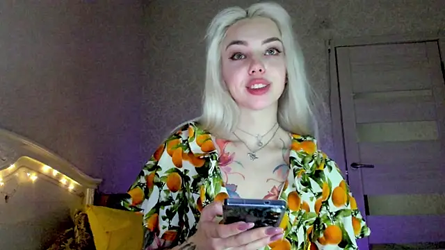 Watch LillyMoure_ live on EroticFlix - High definition streams