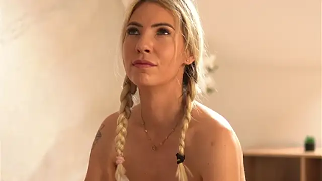 Watch CassieMiles live on EroticFlix - High definition streams