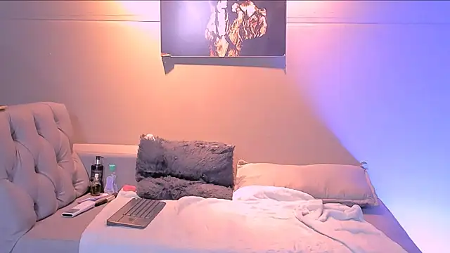 Channel_Cloee212 webcam