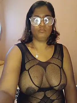 indianstrawberrylips4u webcam