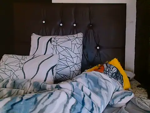 sexybitchh22 webcam