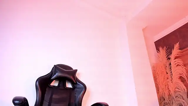 cristinerainn_ - CristineRainn_'s free webcam - UK Sex Cams