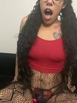 Desirae_Luciano Live Webcam on Stripchat