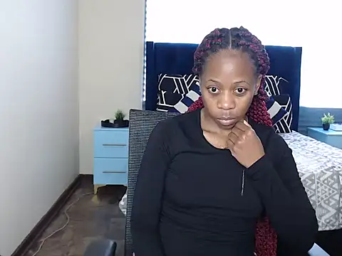 QUEENMANDYY webcam