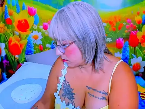 indianroxy webcam