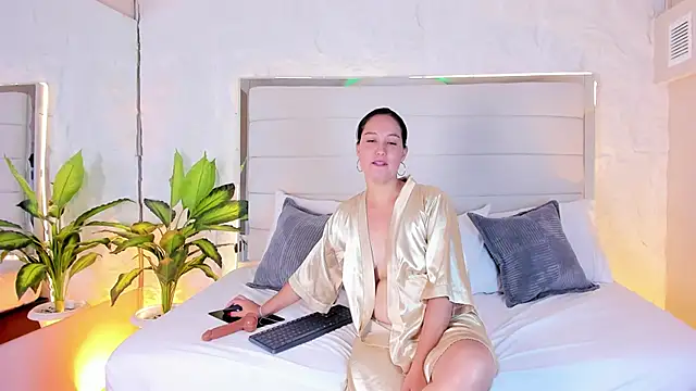 Watch VictoriaVallmont live on EroticFlix - High definition streams