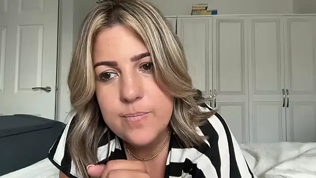 msbellewarick - MsBelleWarick's free webcam - UK Sex Cams