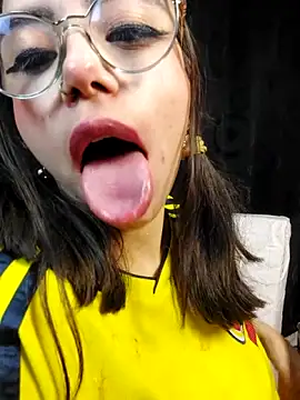 valentina_swallow webcam