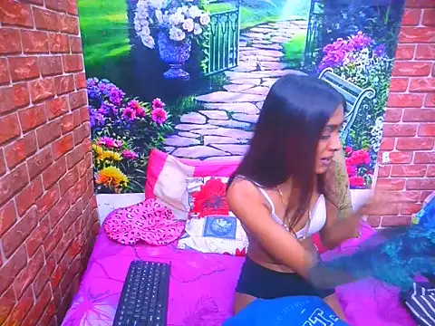 IndianPretty14u2Luv webcam