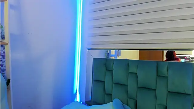 Sara_Red_X webcam