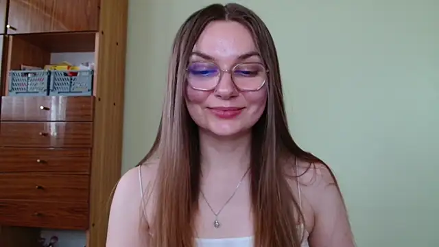 Watch LooveELLYx live on EroticFlix - High definition streams