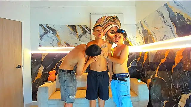 Houseofwarrios webcam