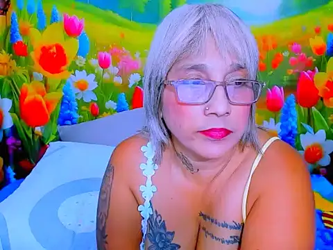 indianroxy webcam