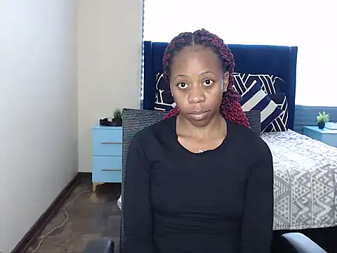 QUEENMANDYY webcam