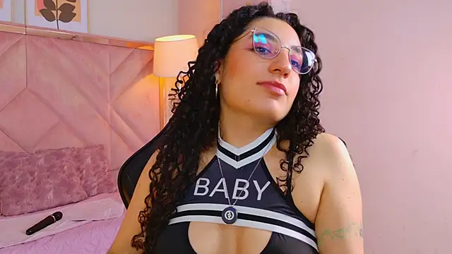 Watch DemiJones_ live on EroticFlix - High definition streams