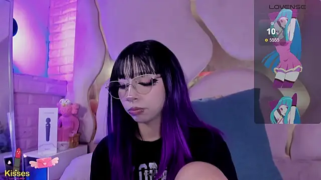 Watch NaniiSisy live on EroticFlix - High definition streams