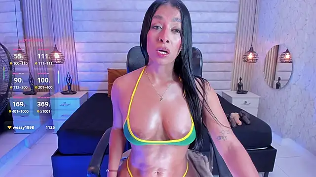 Watch xcarlettt live on EroticFlix - High definition streams