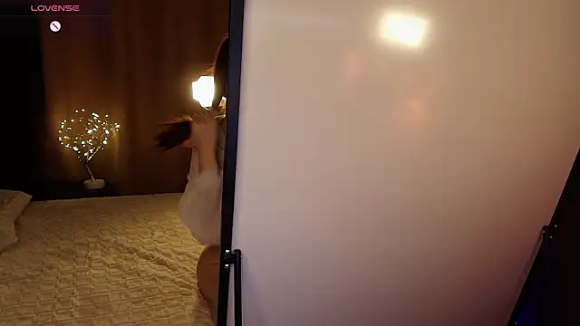 Aria_Mila webcam