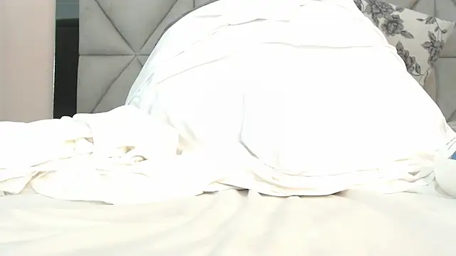genesis_moretz webcam