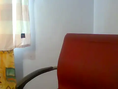 pretty_almah webcam
