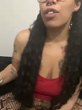 Desirae_Luciano webcam