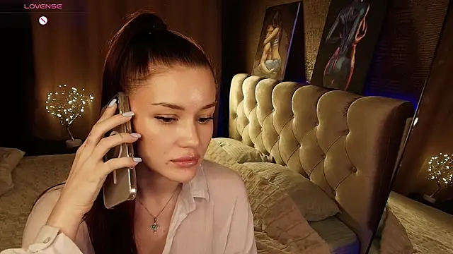 Aria_Mila webcam