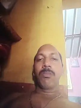 Dhanya752896 webcam