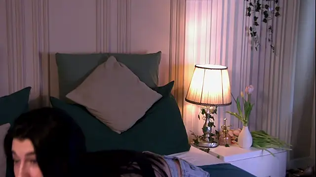 HornyPriestess webcam