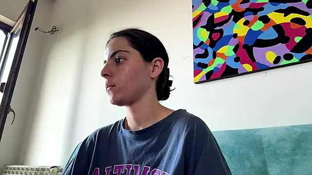 MarisaKomar webcam