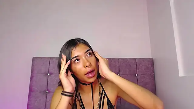 zira_lux webcam