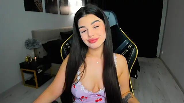 AlluringAriel webcam