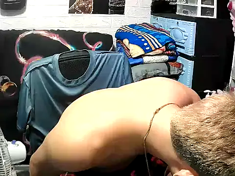 Theboy_cummerx69 webcam