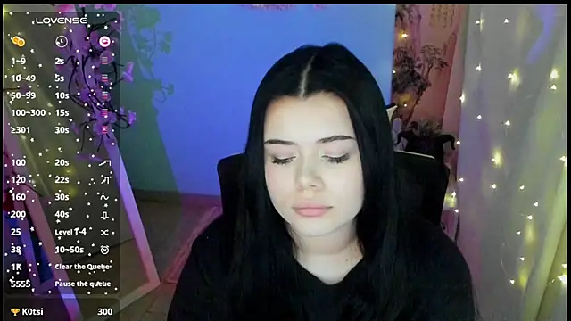 Mona_Esty webcam