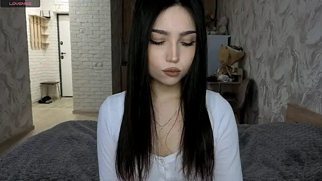 Qwami_Amie webcam