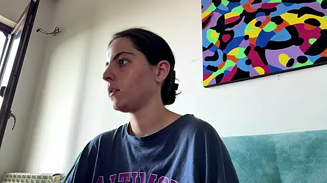 MarisaKomar webcam