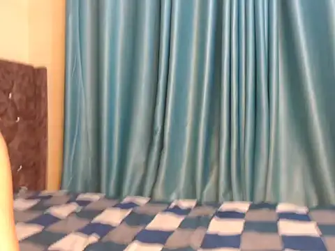 RosieGloww webcam