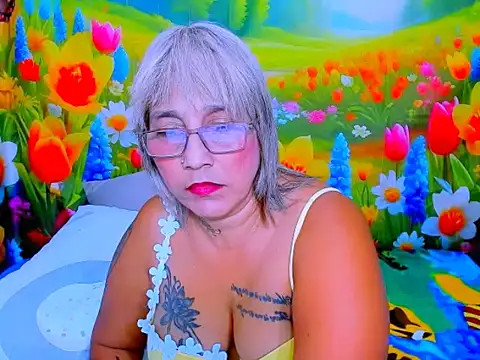 indianroxy webcam