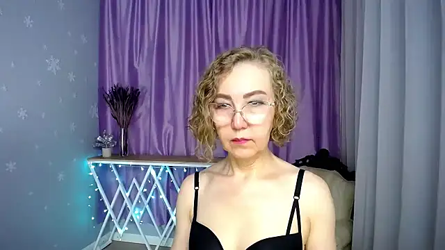queen_a_n_i webcam
