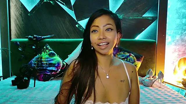 Watch ElyaQuinn live on EroticFlix - High definition streams