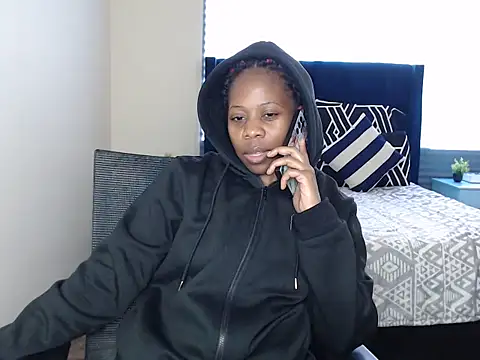 QUEENMANDYY webcam