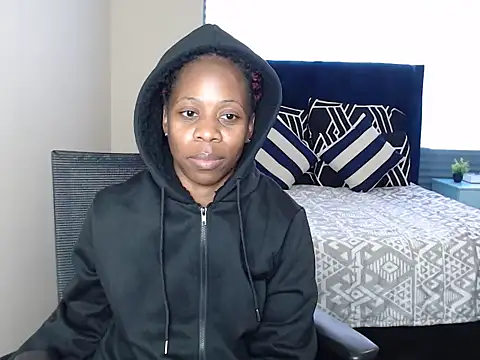 QUEENMANDYY webcam