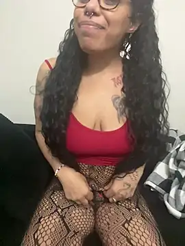 Desirae_Luciano webcam