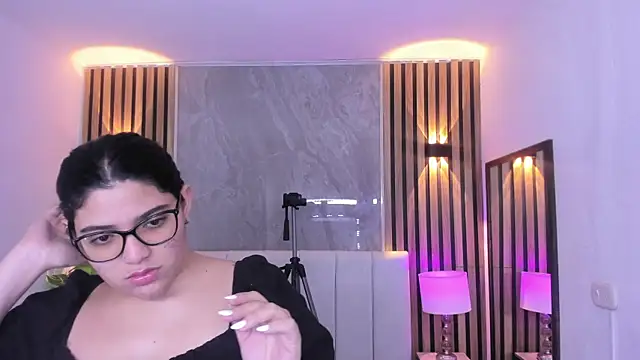 Watch Carlotta_de_velour live on EroticFlix - High definition streams