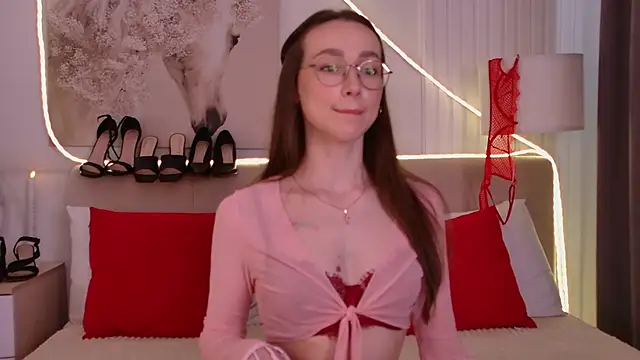Watch Emily_Simon live on EroticFlix - High definition streams