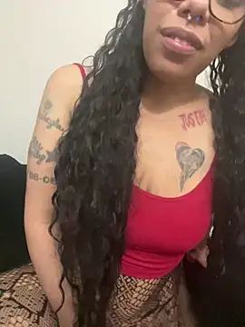 Desirae_Luciano