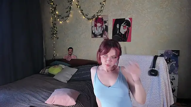 Love_is_Lola webcam