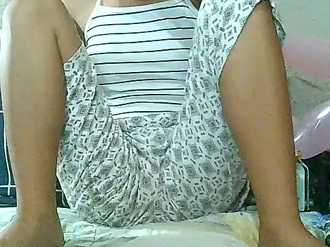 PinaySkinnyGirl webcam