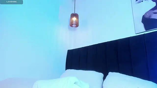 dolly_zoe webcam